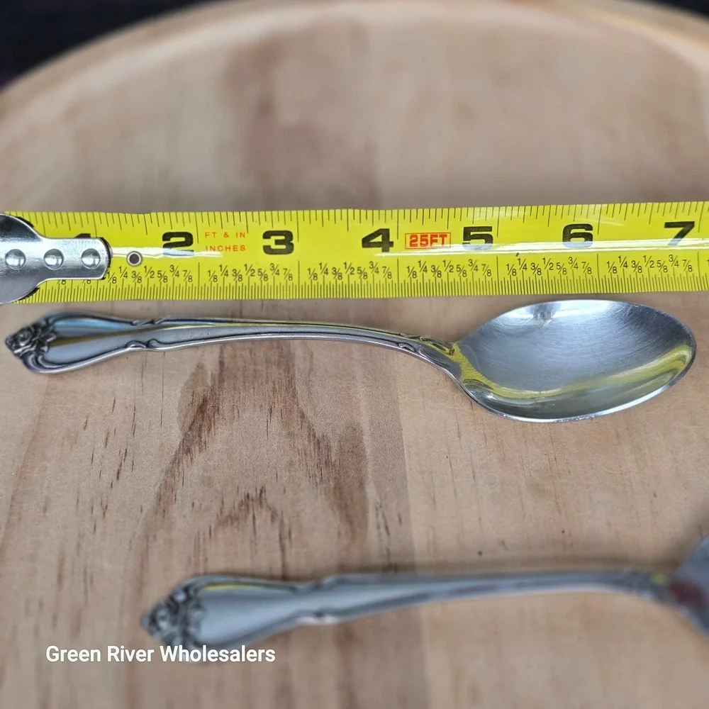 ONEIDA USA Stainless Steel‎ Soup Spoons Set of 2 Silver Floral Handle Elegant